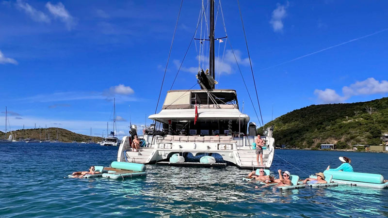 Catamaran Bagheera - Relaxing on Floats