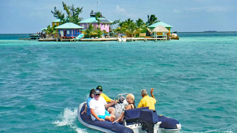 Dinghy to King Lewey Caye