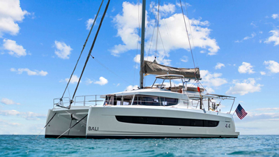 Catamaran Mah Na Mah Na - captain only charters